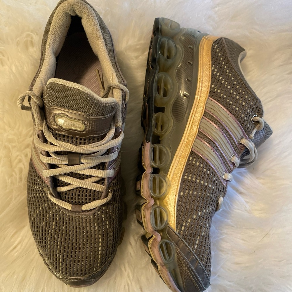 Adidas Women’s ‘Bounce’ Sneaker. Gray, Lavender, Teal Athletic Sneaker. Size 7.5
